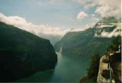 2001 06 26 I6 18 geirangerfjord 1 small